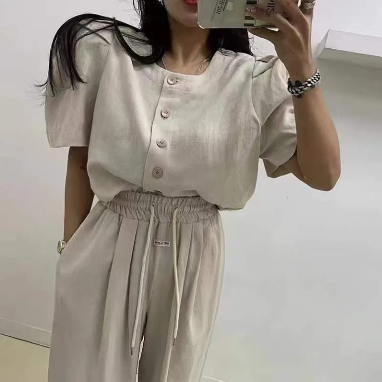 بدلة نسائيه