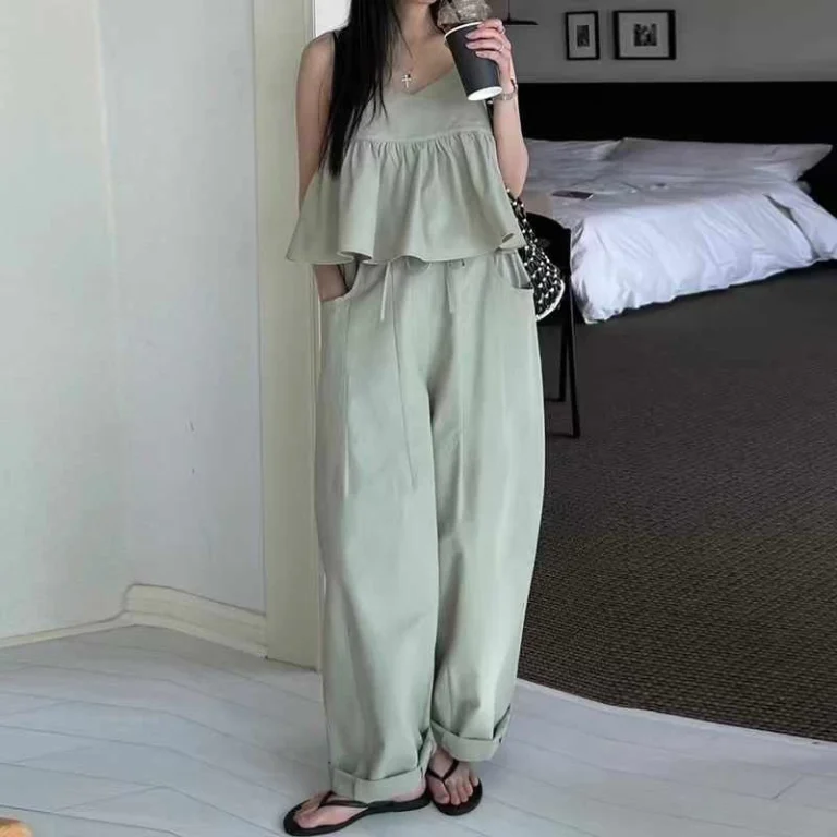 طقم نسائي انيق من قطعتين