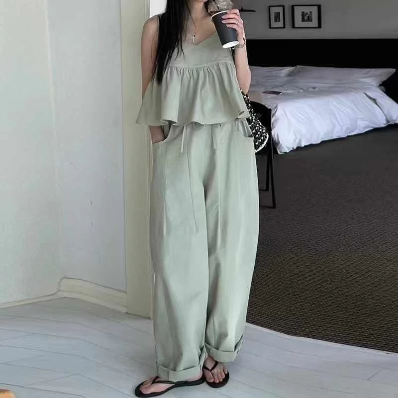 طقم نسائي انيق من قطعتين