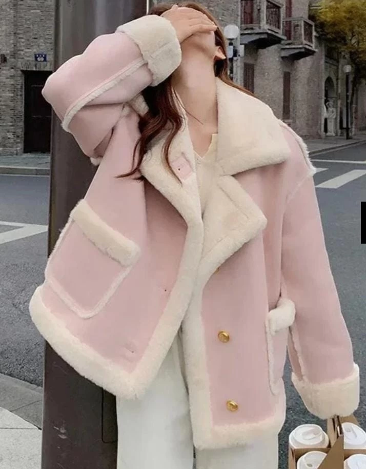 جاكيت نسائي بتصميم عصري