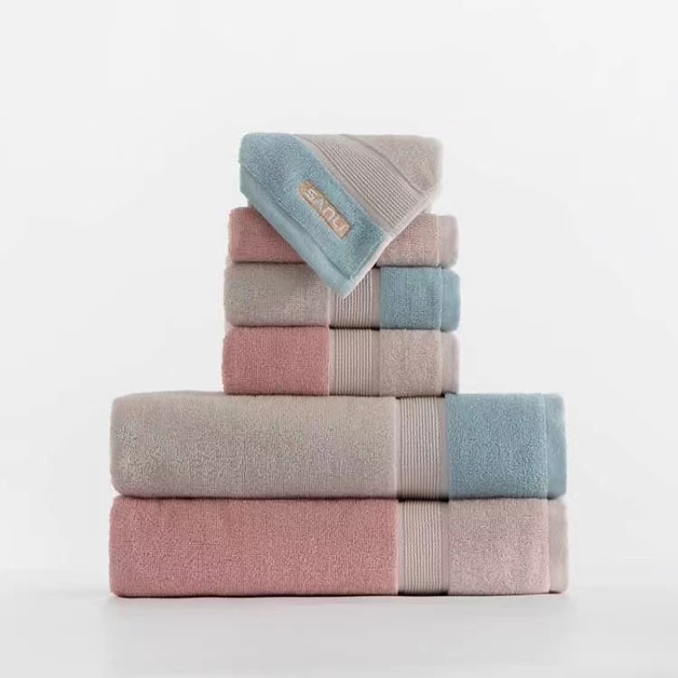 مناشف ذات جوده امتصاص عاليه باللون الوردي