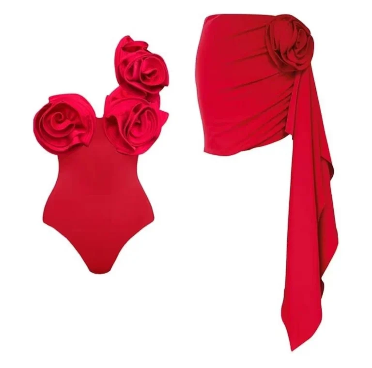 بودي سوت وتنوره قصيره ملتفه