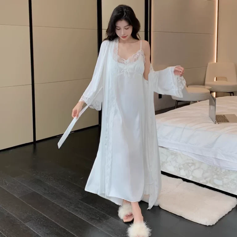 روب نوم ابيض قطعتين