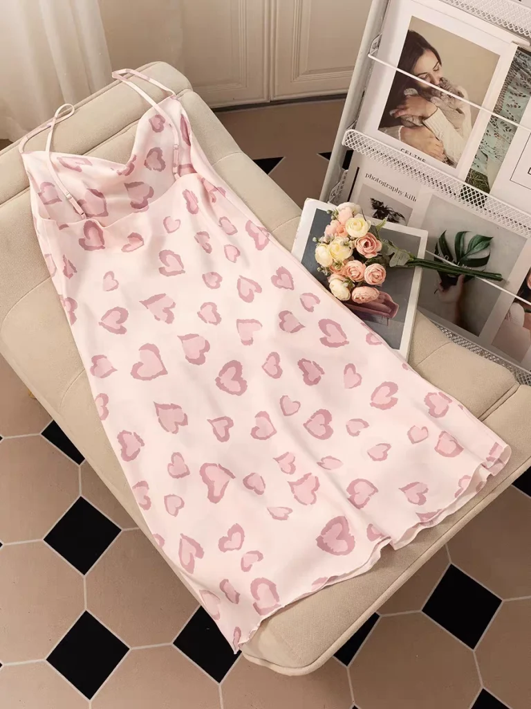 قميص نوم صيفي من الساتان