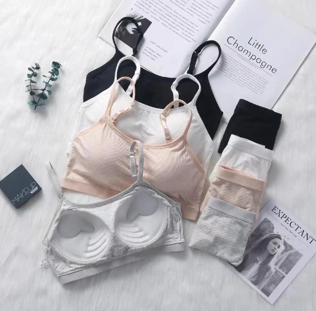 طقم نسائي داخلي بعدة ألوان