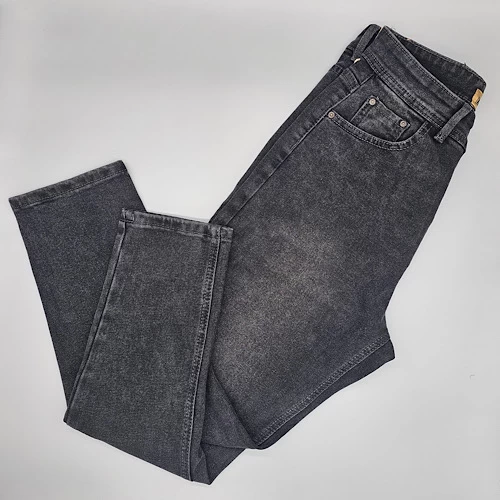 جينز بتصميم جميل