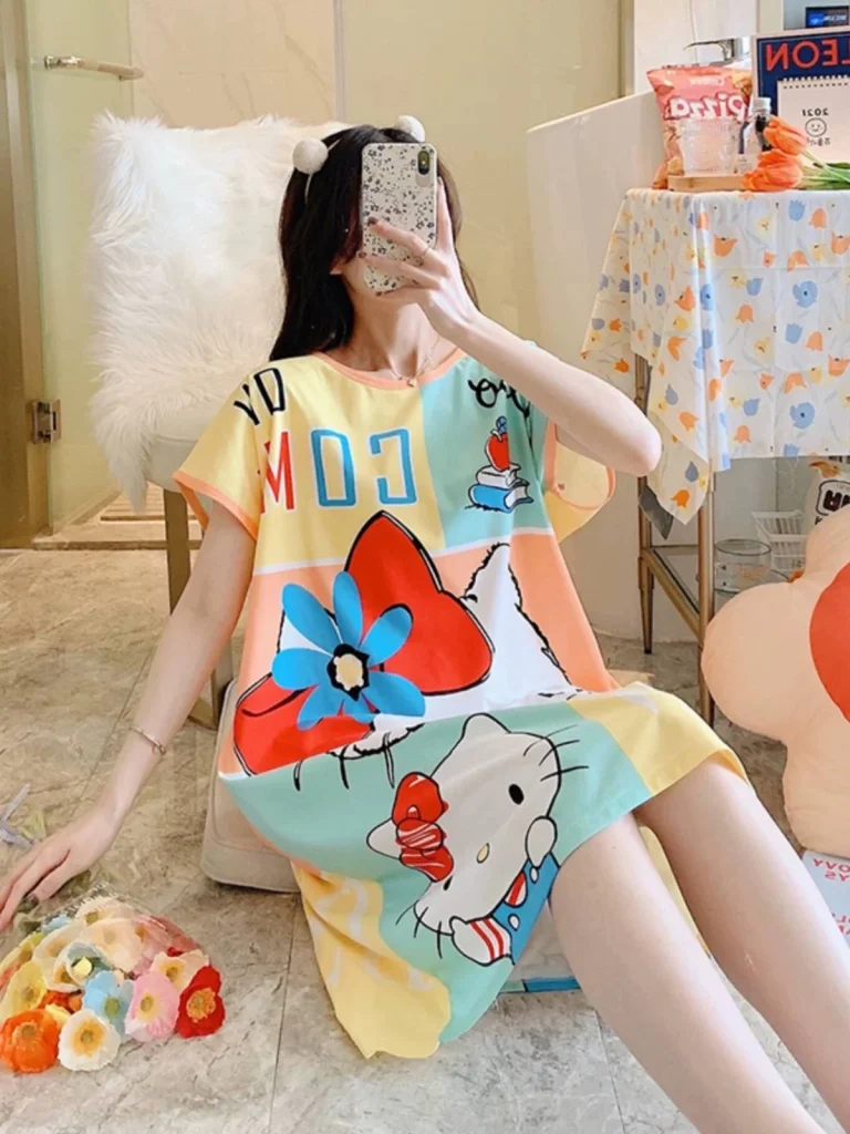 ملابس نوم مريحه وفضفاضه