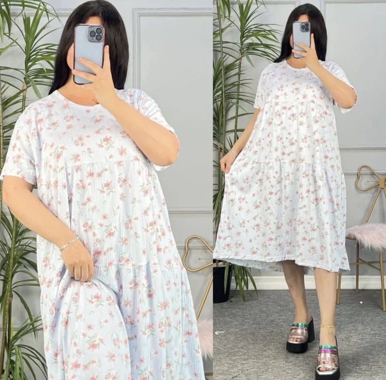 فستان بنقشة الورود الناعمة باكمام قصيره