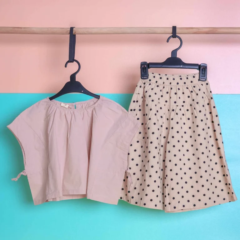 طقم بناتي انيق وعصري