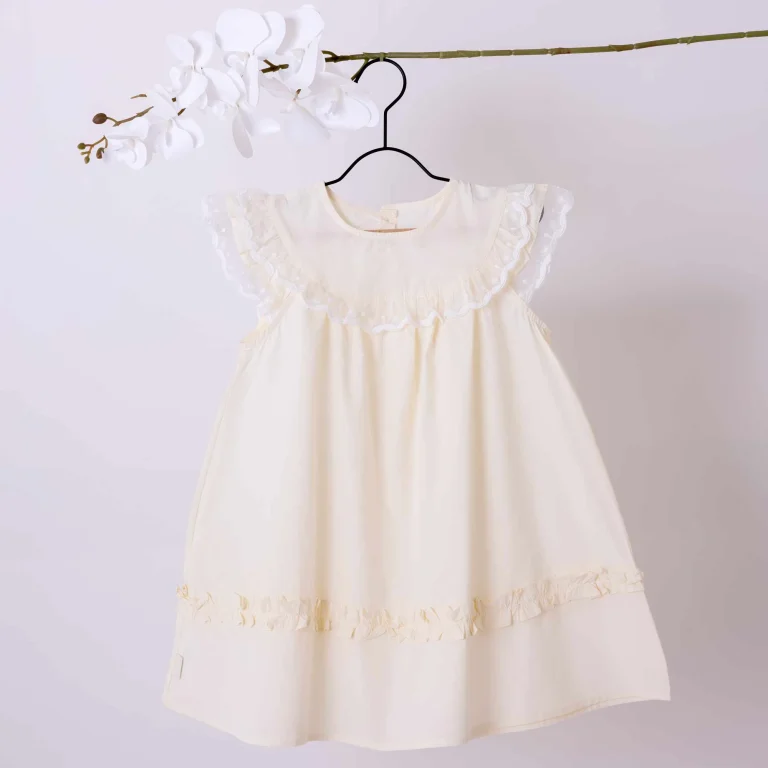 فستان للبنات بتصميم ناعم