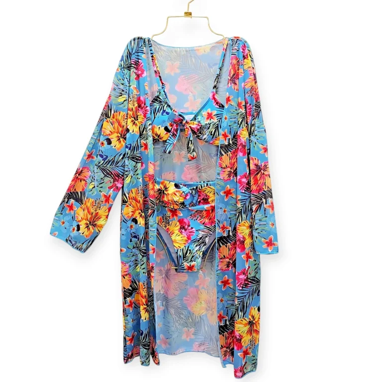 مايوه سباحة من ثلاث قطع