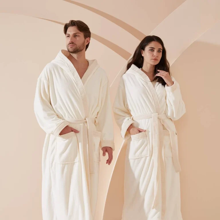 روب مودرن بقبعه -اوف وايت للجنسين