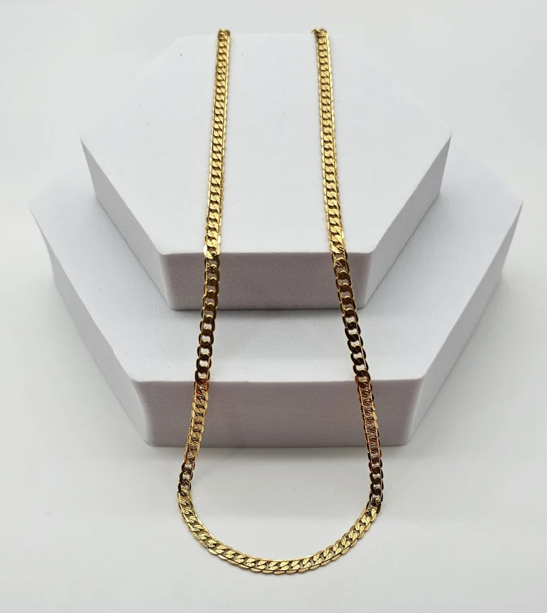 قلادة ذهبية