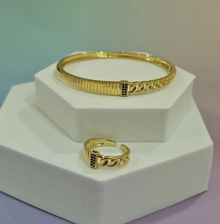 طقت خاتم واسواره ذهبي