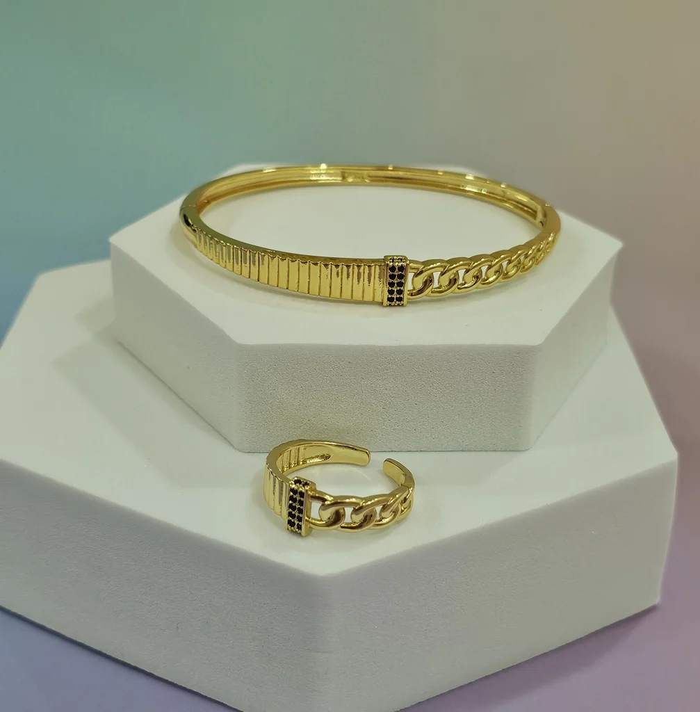 طقت خاتم واسواره ذهبي