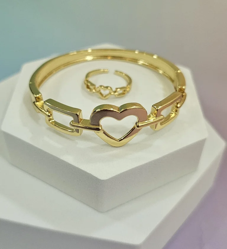 طقم اكسسوار ذهبي خاتم واسواره