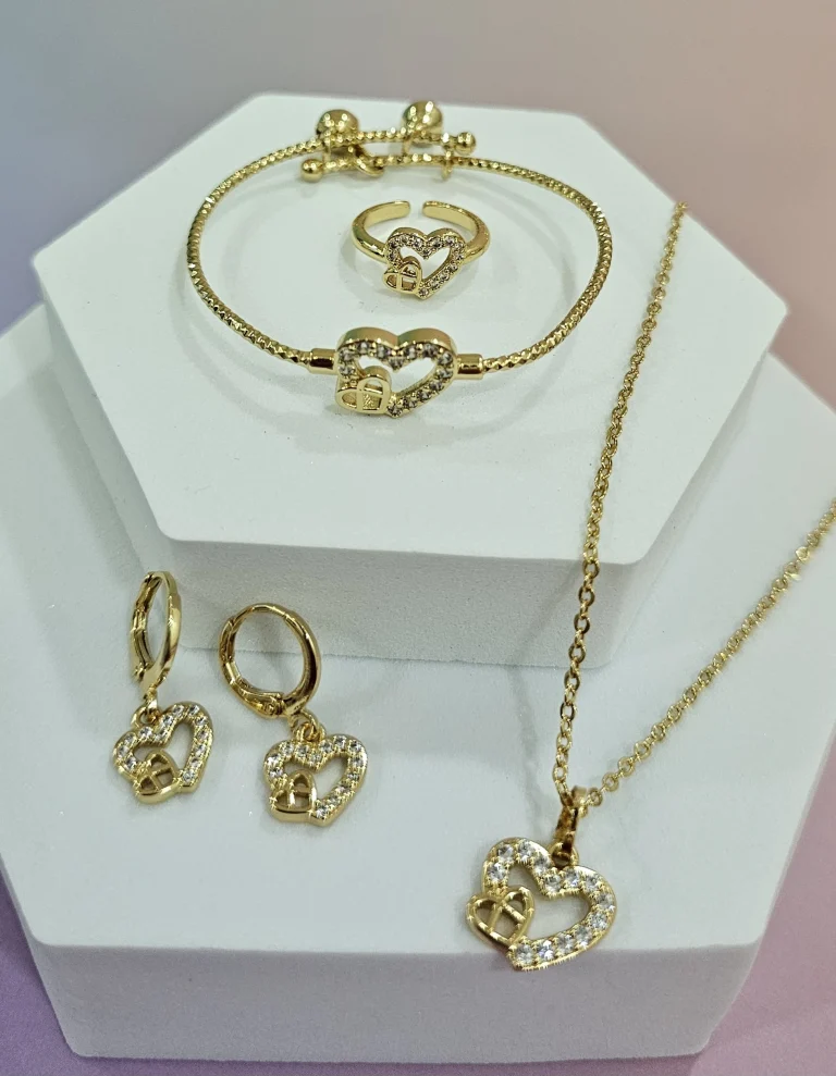 طقم اكسسوار للبنات الصغار