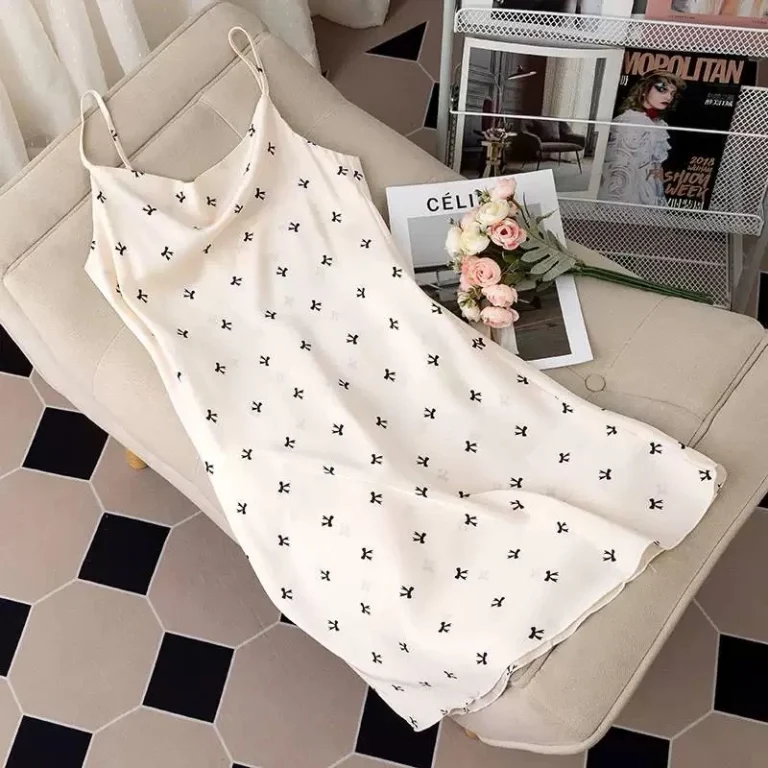 قميص نوم ساتان ابيض