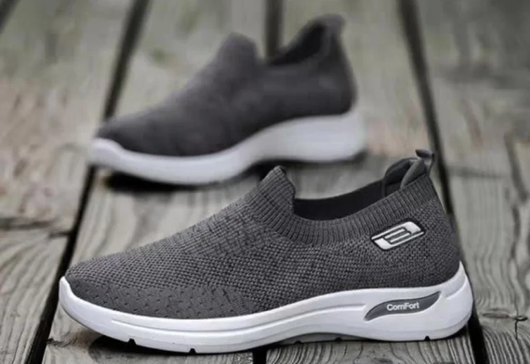 حذاء رجالي  رياضي سهل الارتداء وجيد التهوية