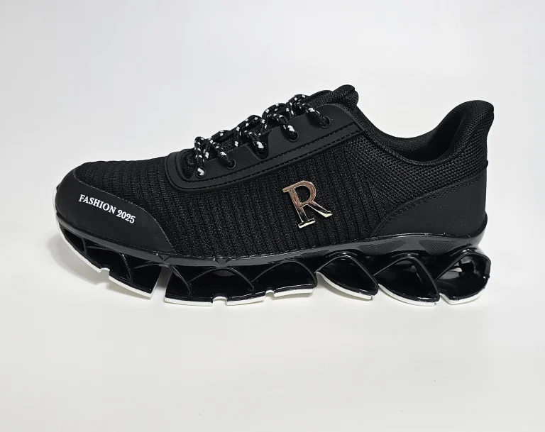 حذاء رياضي بتصميم مميز للرجال