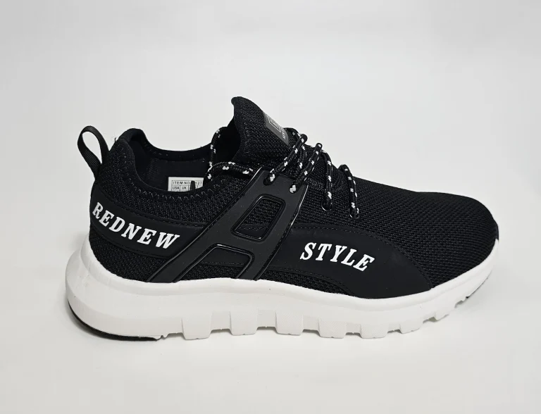 حذاء رياضي مريح وخفيف الوزن