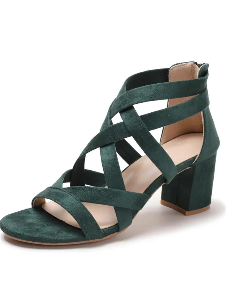 حذاء بكعب عريض