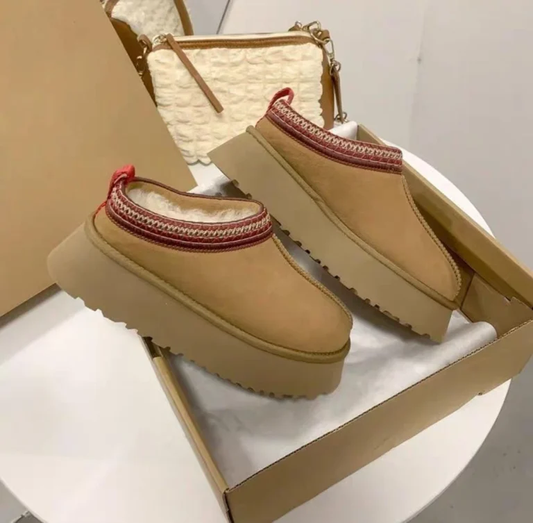 حذاء شتوي مبطن بالفرو