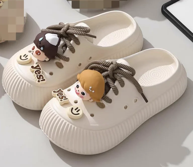 حذاء نسائي عملي بتصميم أنيق