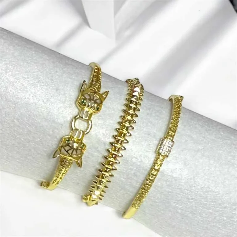 مجموعة أساور فاخره