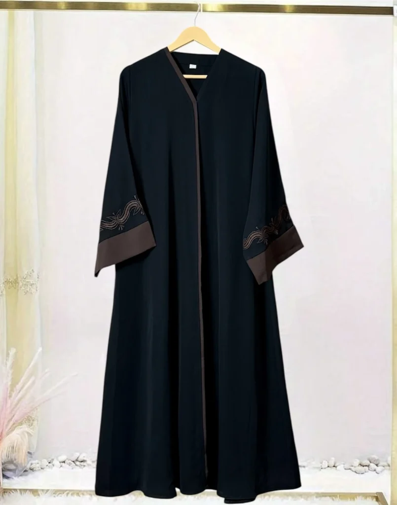 عباية كويتية بنصف كلوش مع طرحة سادة