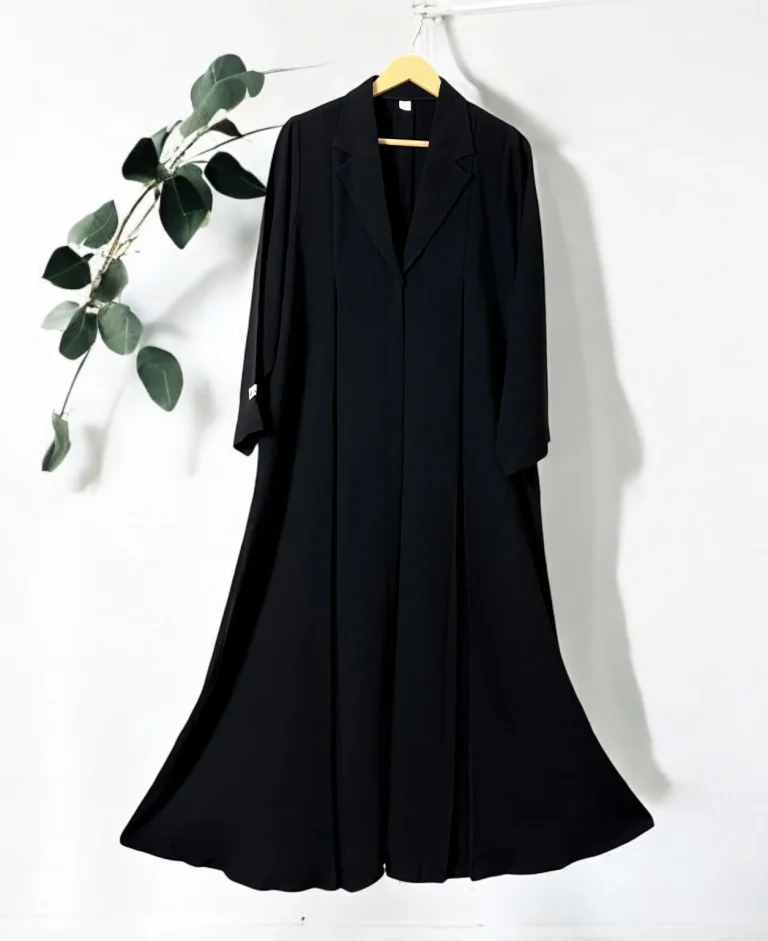 عباية كويتية بتصميم كسرات