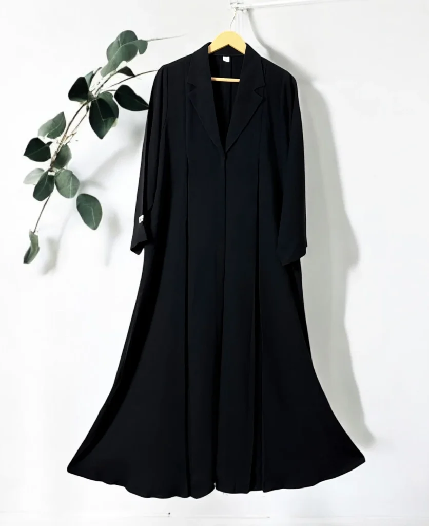 عباية كويتية بتصميم كسرات