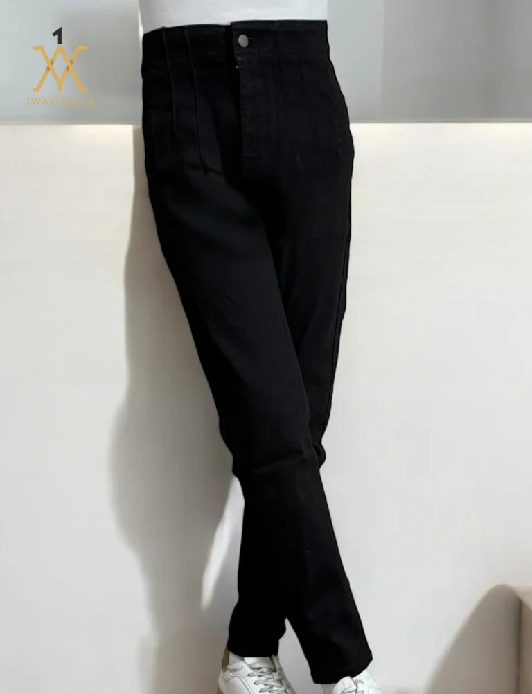 جينز نسائي بتصميم فريد بكسرات على الخصر