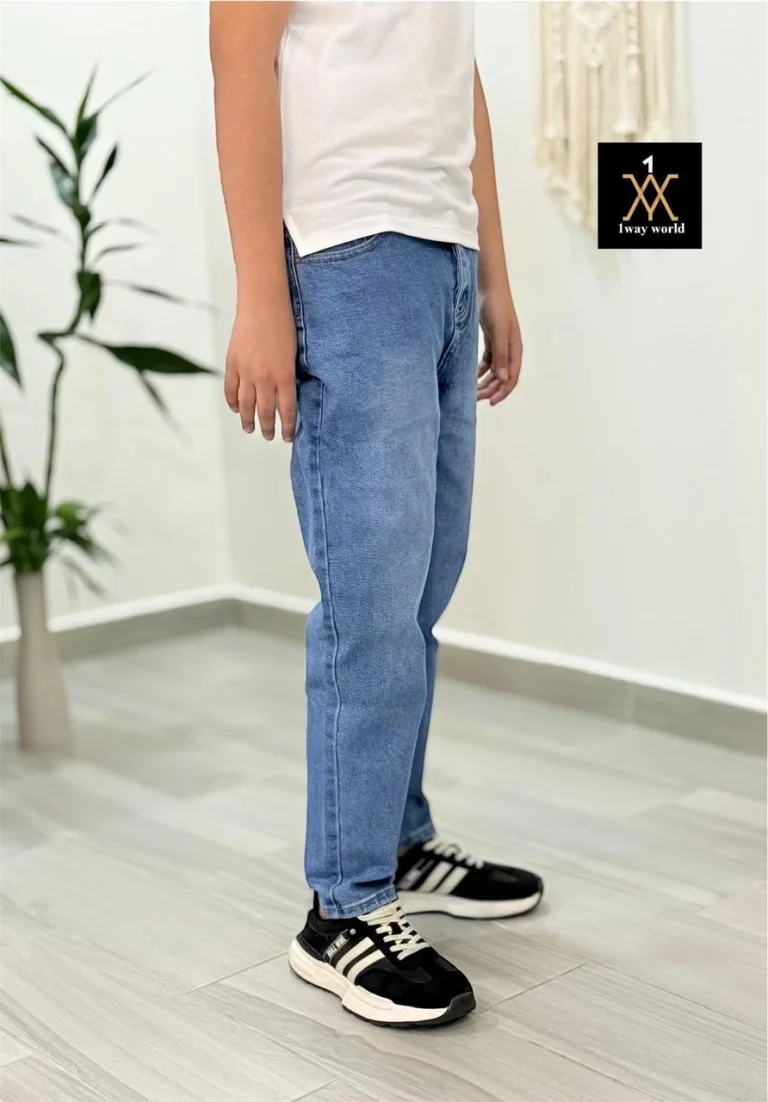 جينز بتصميم كلاسيكي للرجال
