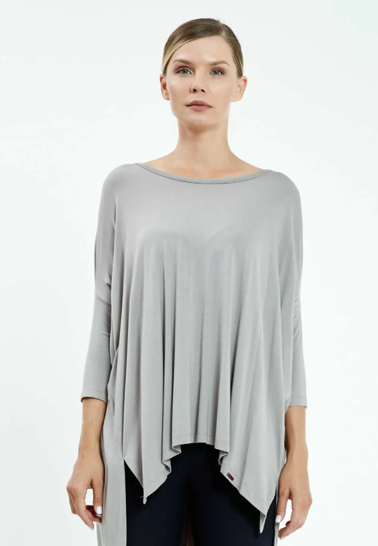 بلوزة نركية واسعة بقصة انسيابية