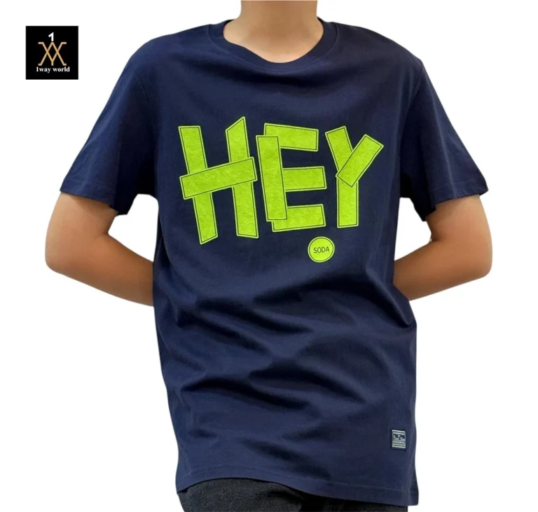 تيشرت ذات طابع شبابي وعصري