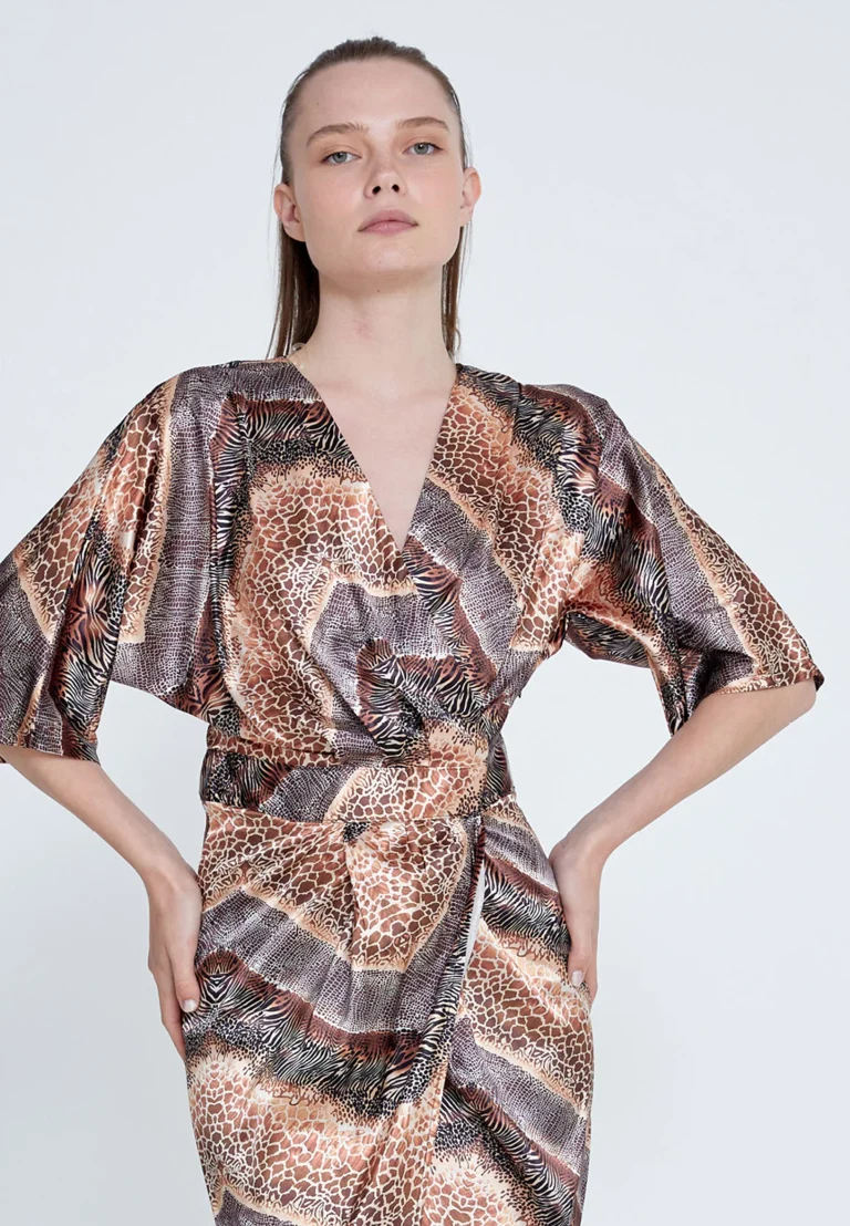 فستان تركي فاخر بتصميم لف