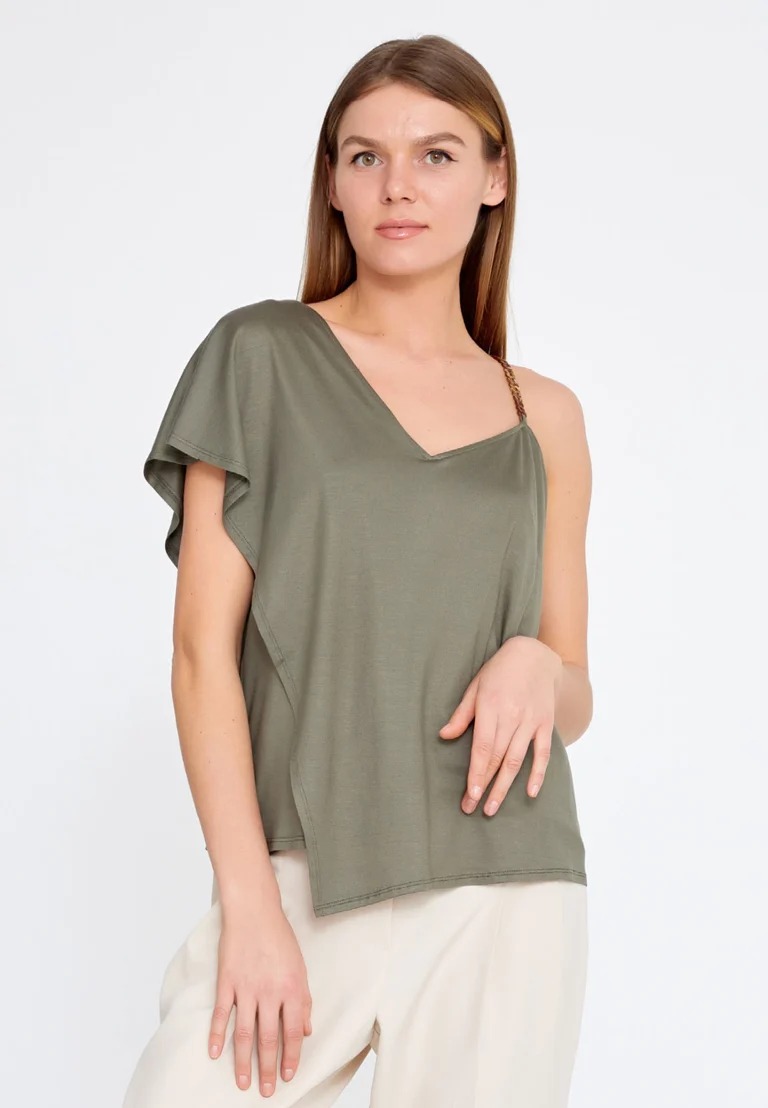 بلوزة نسائية أنيقة بتصميم تركي عصري