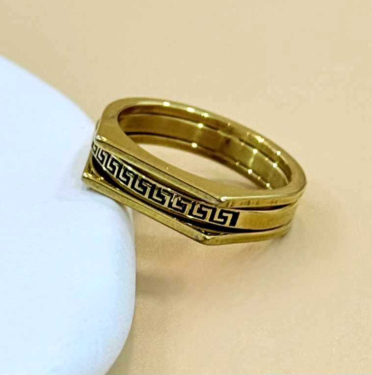 خاتم بتصميم فريد