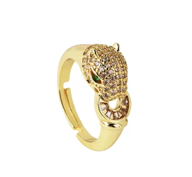 خاتم مميز وأنيق ولامع