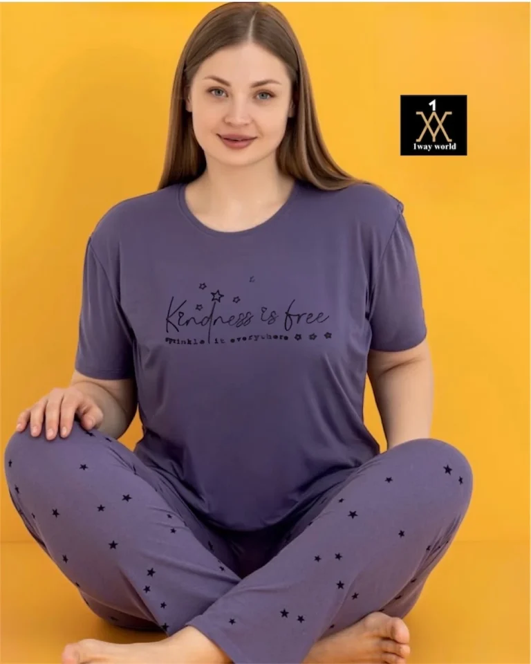 بيجامة نسائية تركية بلون بنفسجي بنقوش ناعمة