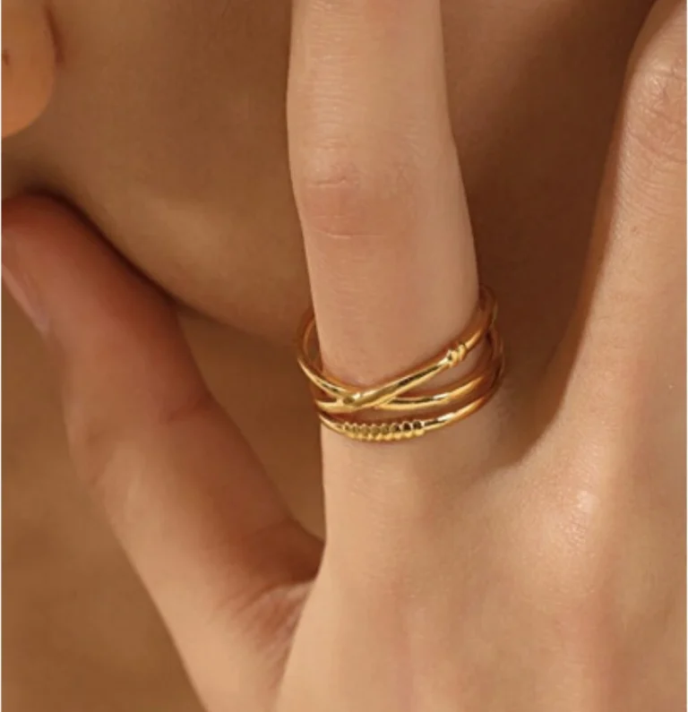 خاتم ذهبي بتصميم مفتوح