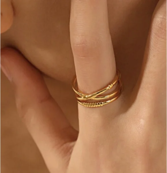 خاتم ذهبي بتصميم مفتوح