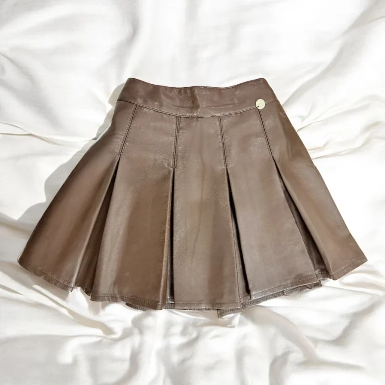 تنورة بناتي جلدية بلمسة أنيقة