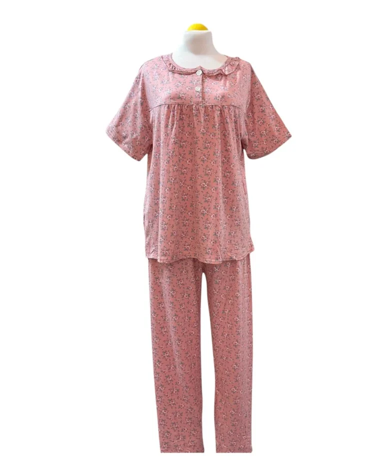 “بيجاما واسعة بتصميم أنيق ومريح”