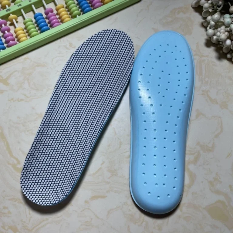 نعل رياضي مهوّى ومريح بتصميم مزدوج