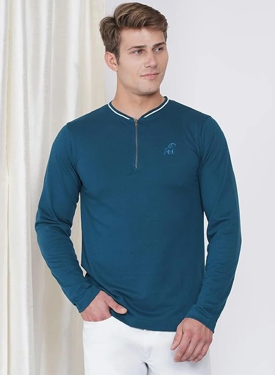 تي شيرت كاجوال بأكمام طويلة وقبة دائرية من قماش بارز الملمس للرجال من لورين سميث