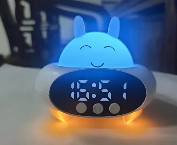 ساعة إنذار للأطفال مع اضاءه ليليه