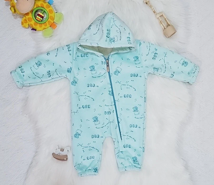 بدله شتوية مزوده بغطاء رأس