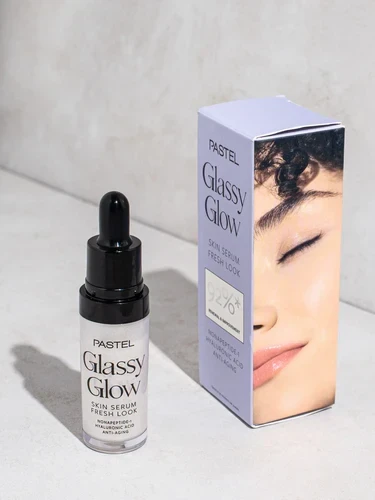 سيروم Glassy Glow – نضارة فورية وحماية مضادة للأكسدة